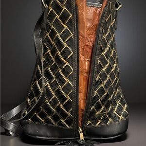 Elegant Black and Gold Women's Duffel Bag- Roberto Roma